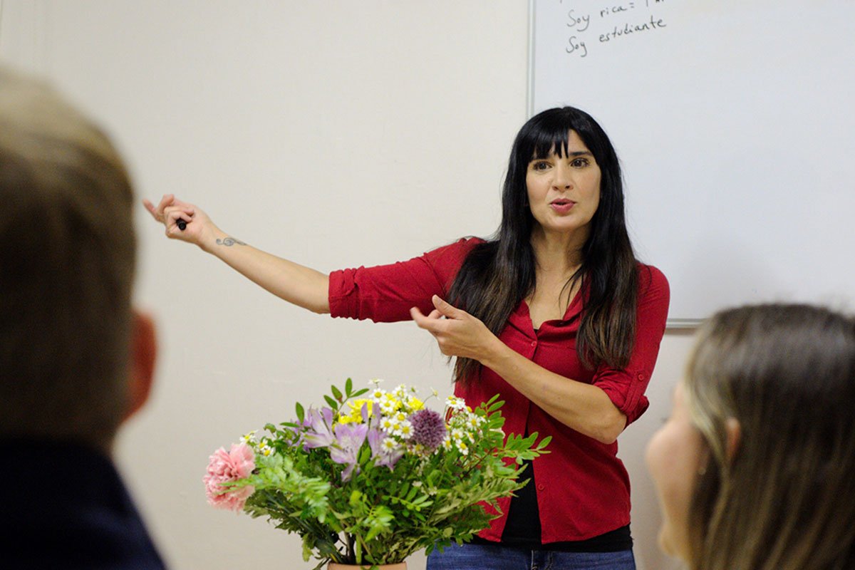 Native-speaking-Teachers-at-Language-Atelier A Spanish Native-speaking teacher teaching a lesson at language Atelier School
